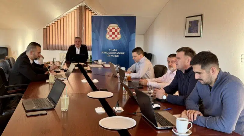Vlada HBŽ-a donijela odluku o reguliranju prava iz zdravstvenog osiguranja i za svećenike