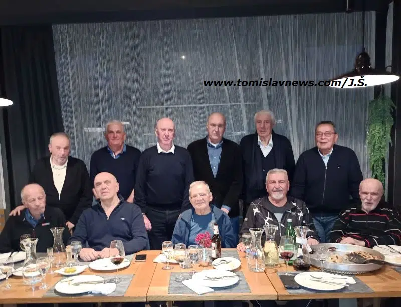 VIDEO-JURE ŠIMIĆ: “Duvanjska dica-Zagrebački starci” slavili su 1100. obljetnicu Hrvatskog kraljevstva!