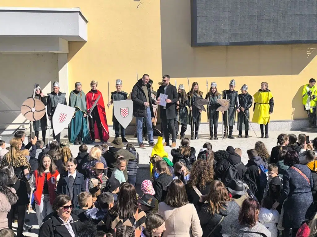 Upriličen tradicionalni Dječji maskenbal u Tomislavgradu (foto/video)
