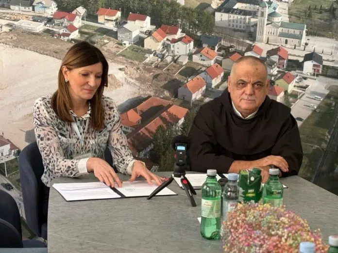 FOTO: Dom zdravlja Tomislavgrad implementira neurofeedback terapiju uz podršku donacije