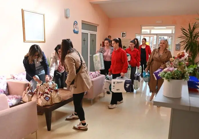 Obilježen Svjetski dan socijalnog rada: Darovi za starije i nemoćne