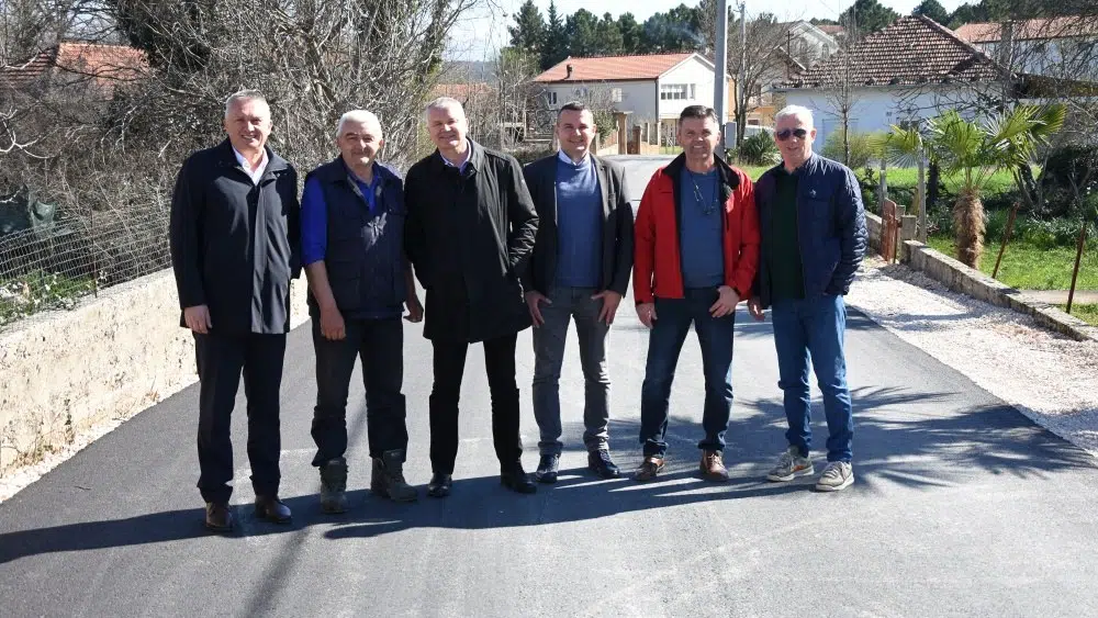Načelnik Općine Čitluk i predsjednik Općinskog vijeća obišli radove na prometnicama u Bijakovićima