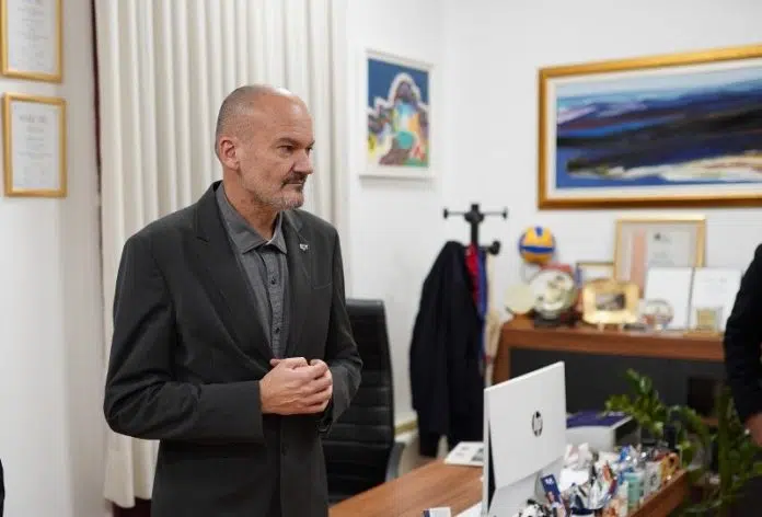 FOTO ČESTITKA: Prof. dr. sc. Ivo Čolak novi rektor Sveučilišta