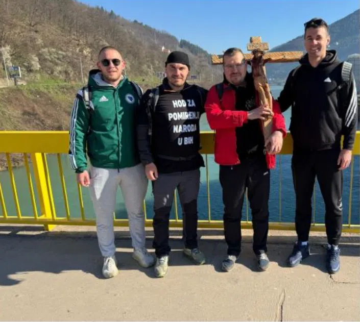 Josipu Jeliniću na hodočašću kroz BiH pridružio se i Ivica Širić iz Posušja