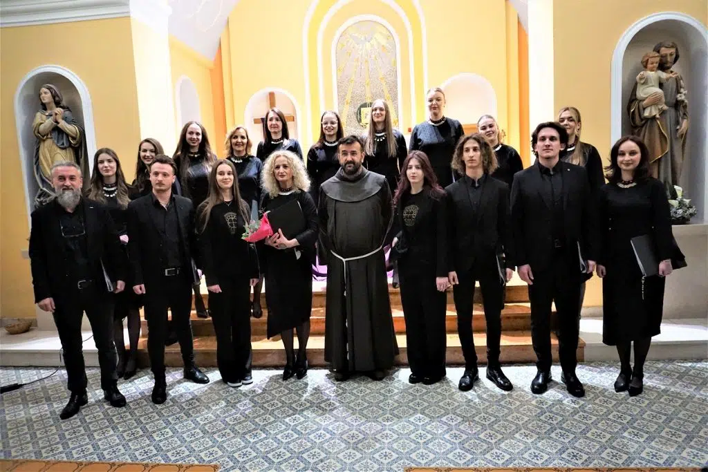 Korizmeni koncert “Prosti moj Bože” Etno skupine Čuvarice duhovno obogatio župljane Seonice
