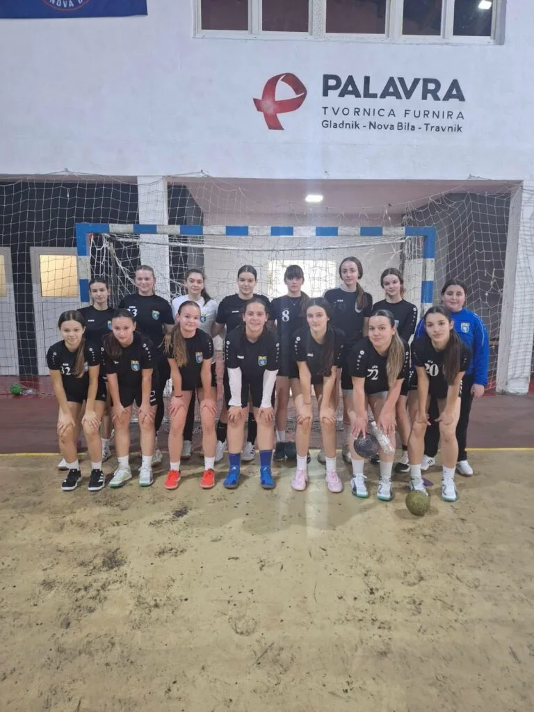 Rukometaši Izviđač Agrama u polufinalu EHF European Cup-a, poraz nogometaša i pobjeda košarkaša Ljubuškog