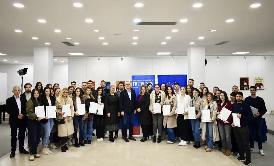 Studenti potpisali ugovore o stipendijama HKD Napredak