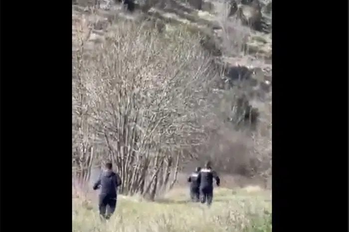 VIDEO | Muškarac za kojim od jučer traga sva policija Hercegovine pronađen i uhićen u Strugama