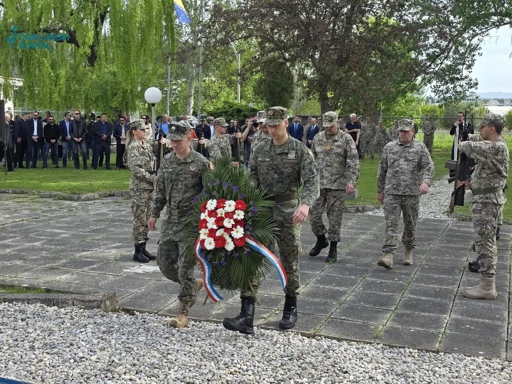 FOTO | Čapljina ne zaboravlja: Obilježena 33. godišnjica oslobođenja vojarne „Božan Šimović“