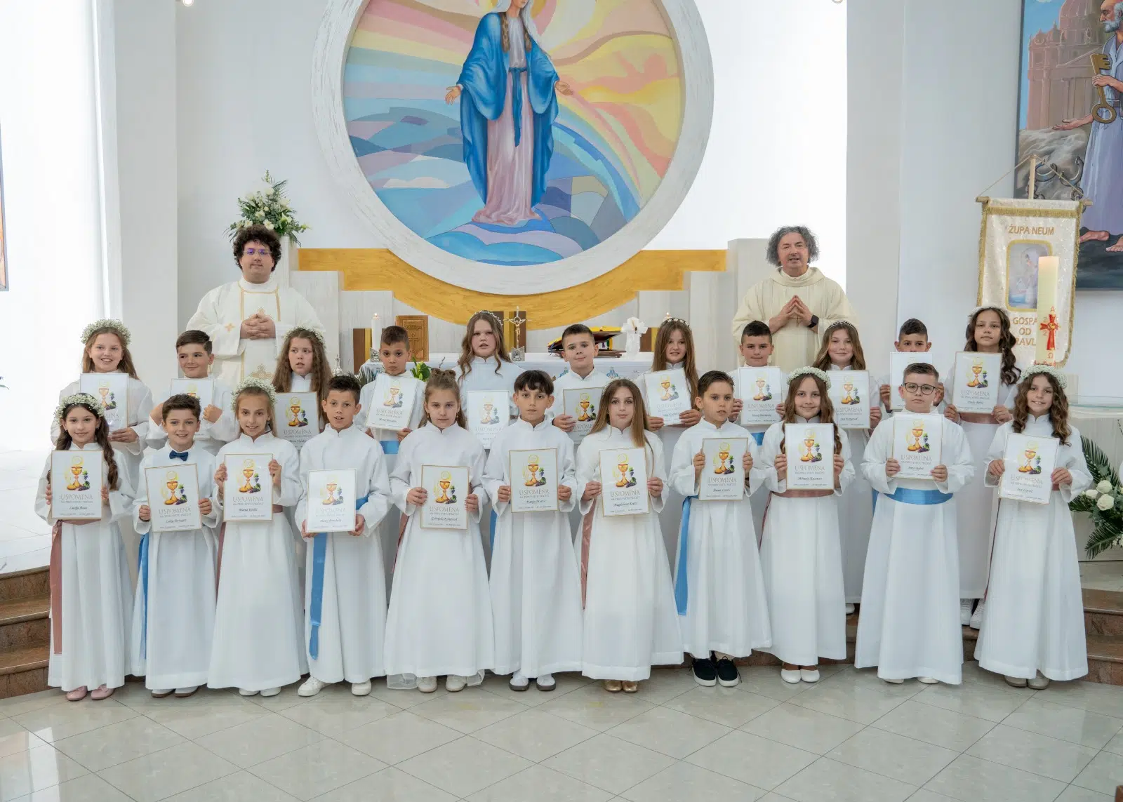 FOTO| Prva sveta pričest u župi Gospe od Zdravlja u Neumu