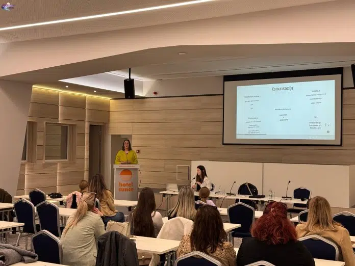 FOTO: Roditelj kao ključ poticajnog razvoja govora – održano predavanje