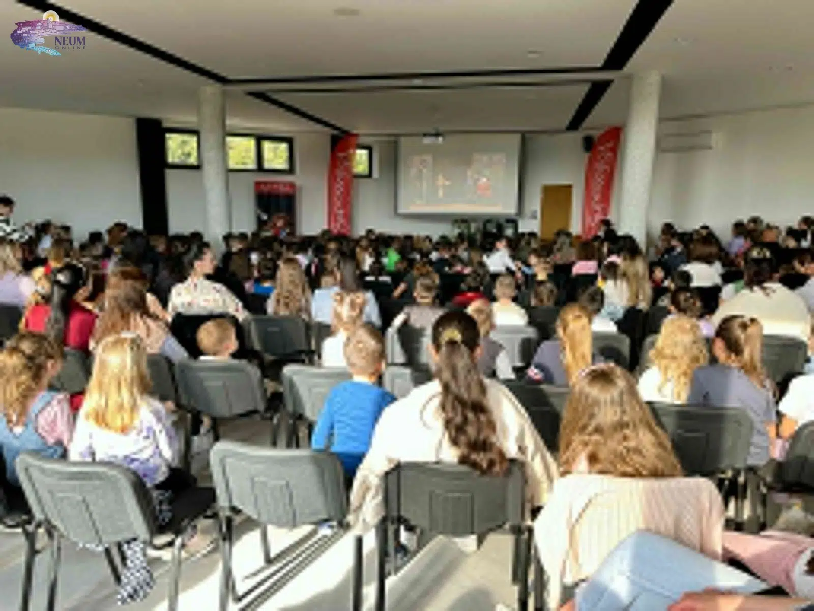 FOTO| Superknjiga oduševila Neum