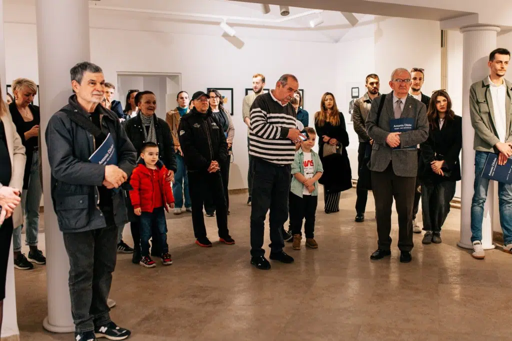 Izložba akademskog kipara, grafičara, dizajnera i likovnog pedagoga Antonia Džolana otvorena u galeriji Matice hrvatske u Zagrebu