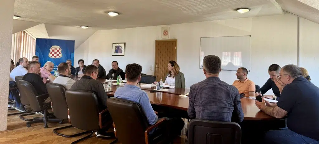 Održan sastanak o problematici sezonske ispaše i sprečavanju širenja zaraznih bolesti u HBŽ