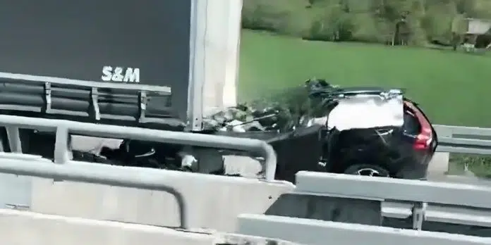 Todorovic-Volvom-naletio-na-autoputu-zaustavljeni-sleper-kod-Prnjavora.jpeg