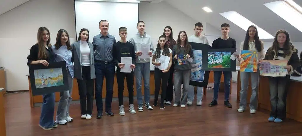 Učenici osnovnih i srednjih škola u Livnu nagrađeni za najbolje likovne i literarne radove