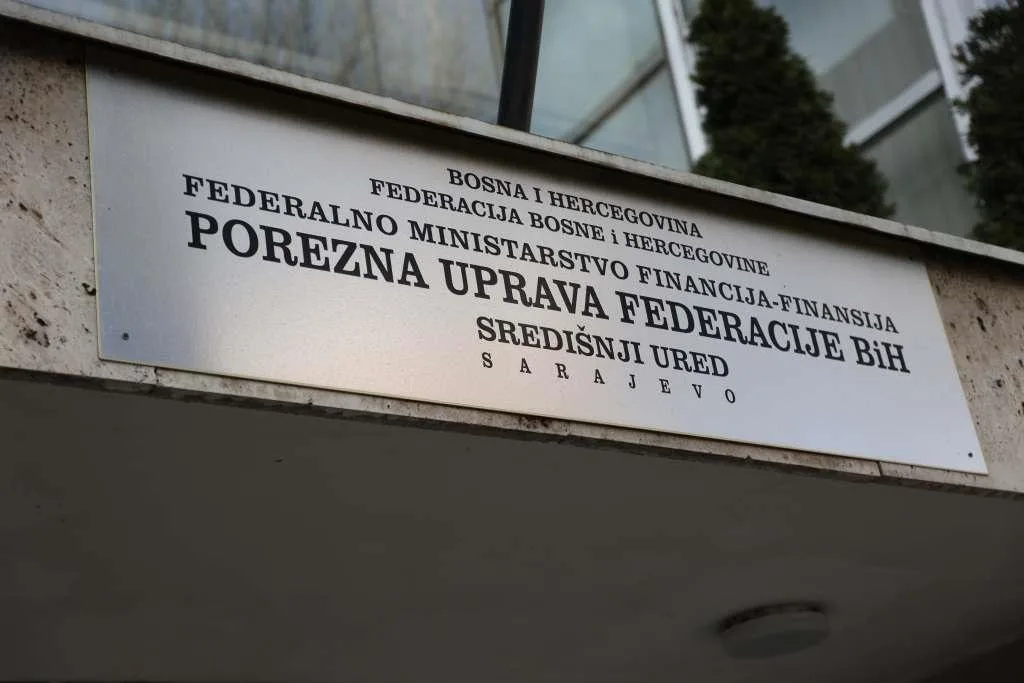 ŽZH: Inspektori Porezne uprave FBiH izdali 11.100 KM kazni