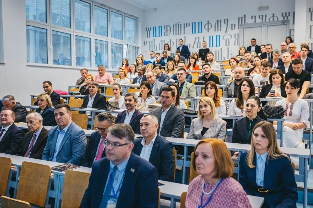 Svečano otvorena Međunarodna znanstvena konferencija Identiteti– Kulture – Jezici o temi 1100. obljetnica hrvatskoga kraljevstva