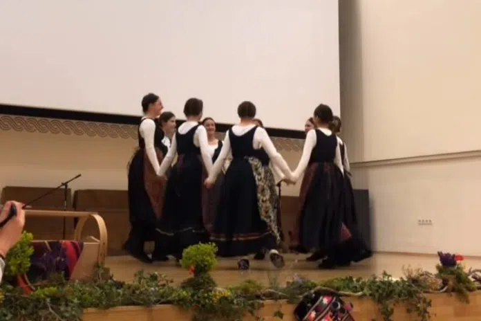 Deseta dječja smotra folklora „Na Petrovom ognjištu“ ponovno okuplja najmlađe