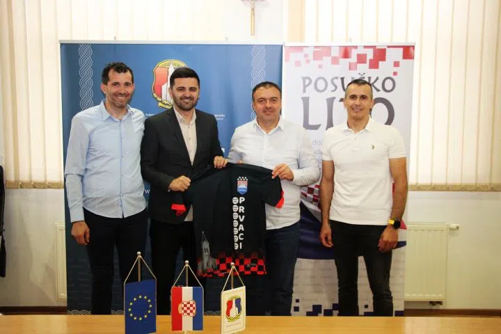 Na prijemu kod načelnika: Kuglački klub Posušje slavi duplu krunu i osam godina nepobjedivosti