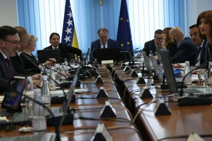 FBiH: Pauza na poslu će se ubuduće uračunavati u radne