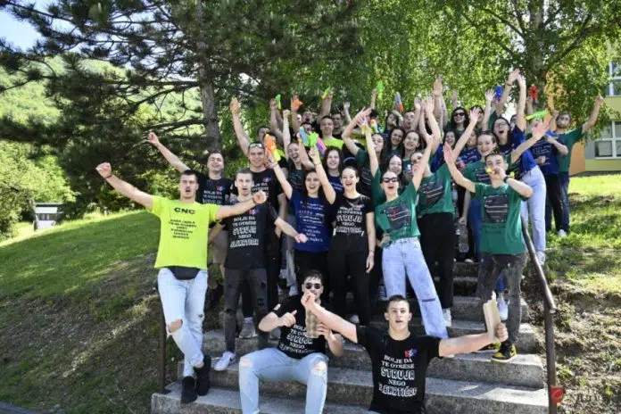 Maturanti Srednje škole Prozor proslavili završetak nastave