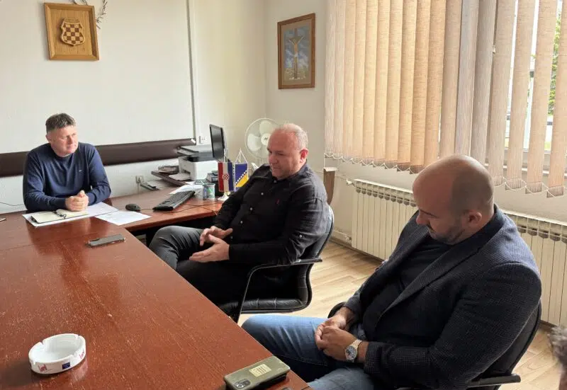 Ministar Perić i predstavnici Udruge stočara HBŽ razgovarali o aktualnim izazovima u sektoru stočarstva