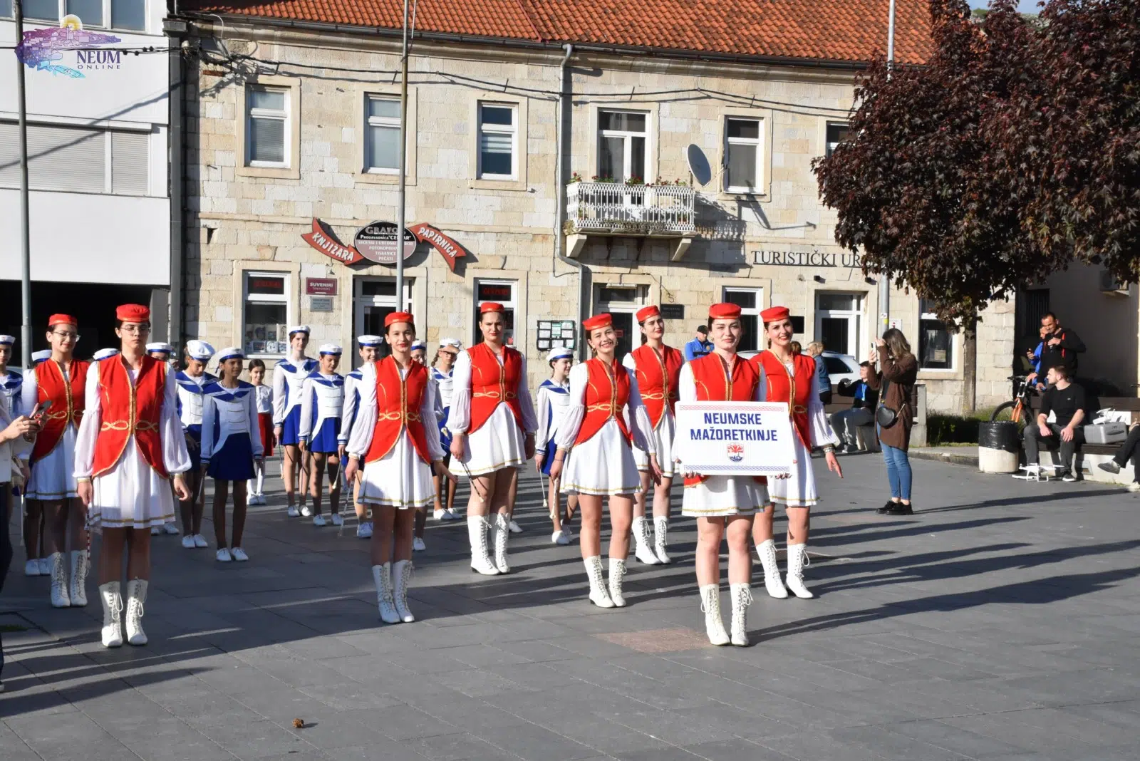 Neumske mažoretkinje na smotri u Livnu „Li-Cro Majorettes“