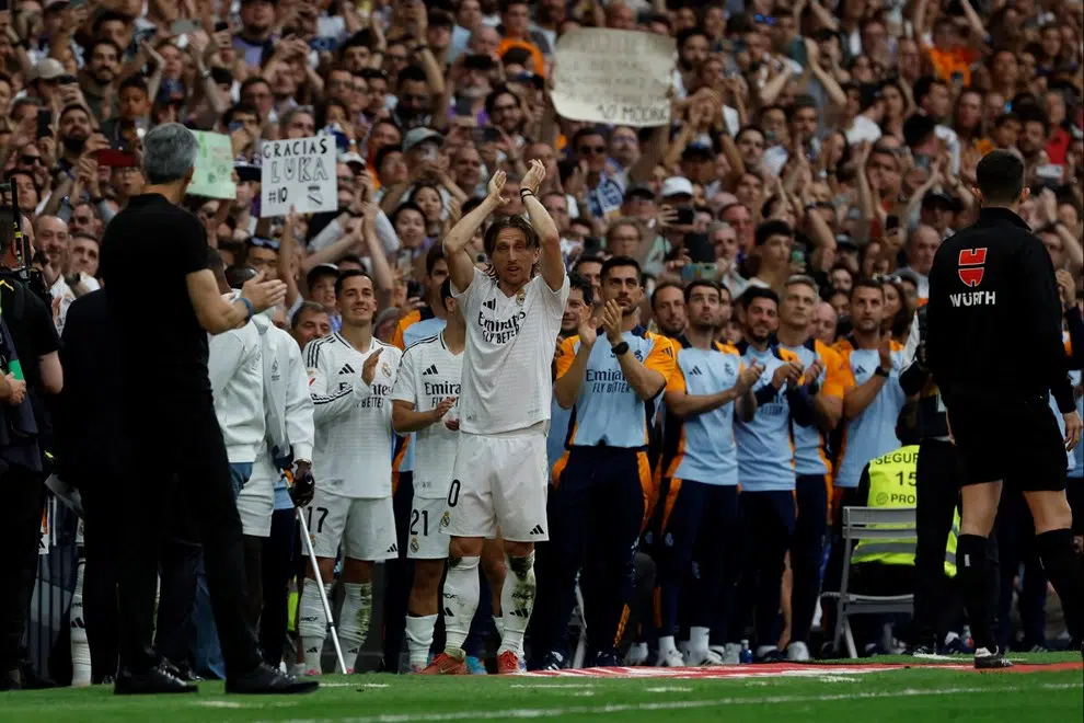 VIDEO: Modrić krenuo iz igre u oproštajnoj utakmici. Slijedila je scena za povijest