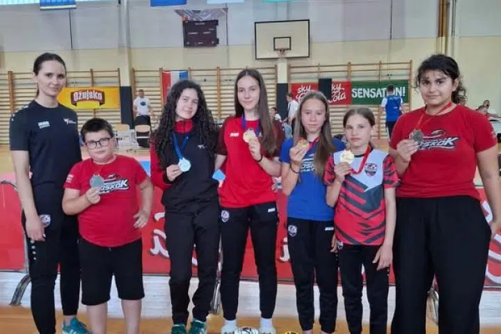 Sedam medalja i tri pehara za TKD klub „Poskok“ u Fojnici