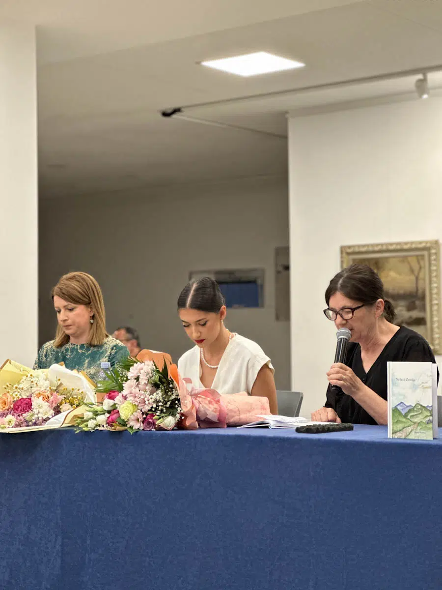 Promocija zbirke poezije ”Nebo i Zemlja” autorice Jelene Protrka održana u Mostaru
