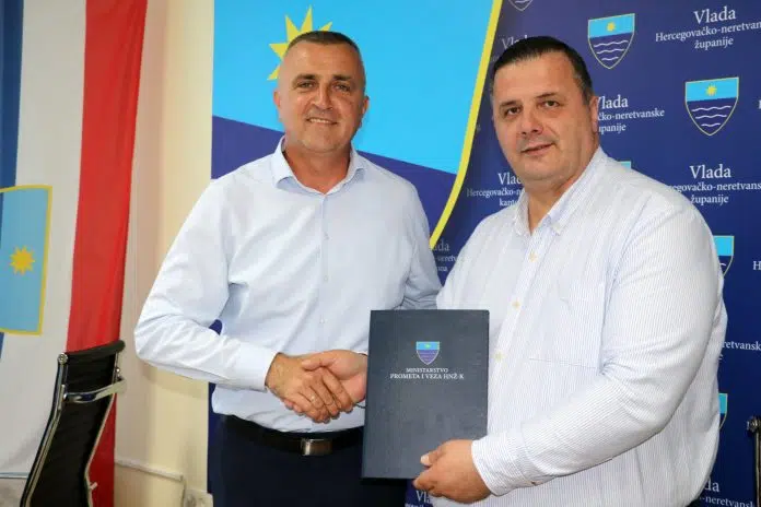 Potpisani ugovori za obnovu lokalnih prometnica u HNŽ-u vrijedni 1,65