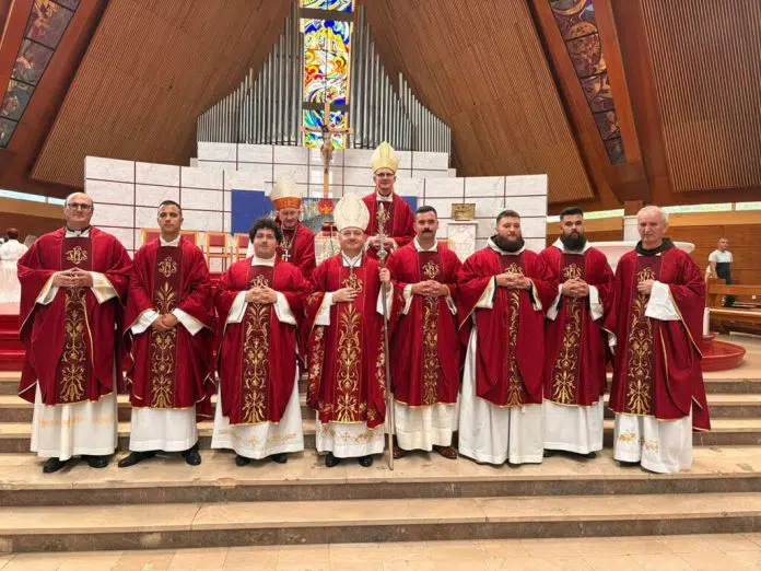 FOTO | Hercegovina bogatija za pet svećenika