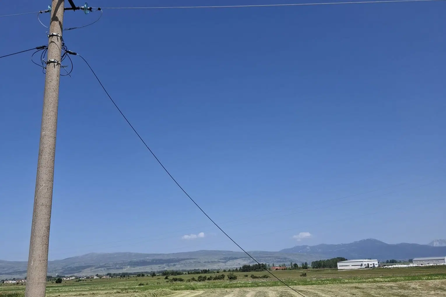 Iza industrijske zone Vučilov Brig: Kabel u otkosu