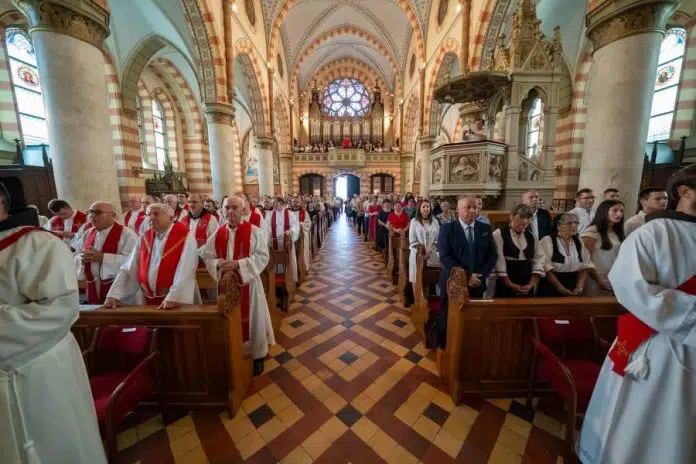 Marin Petrović iz župe Prozor zaređen je za svećenika