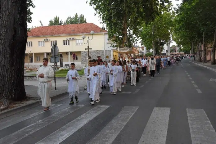 U Čitluku održana tradicionalna tijelovska procesija