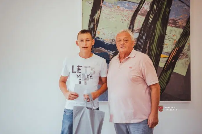 Općina Prozor - Rama • Načelnik dr. Jozo Ivančević ugostio učenike generacije