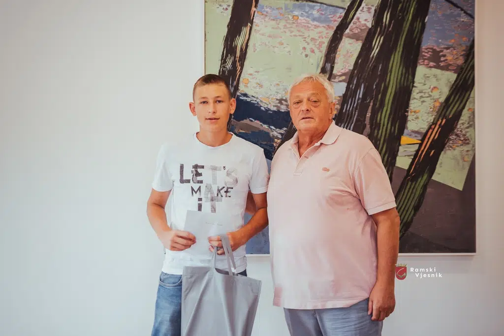 Općina Prozor – Rama • Načelnik dr. Jozo Ivančević ugostio učenike generacije u školskoj 2024./2025. godini