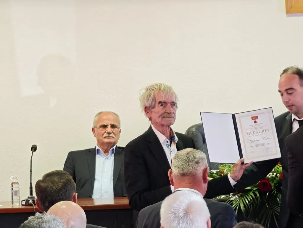 Proslava Dana Općine Tomislavgrad – Medaljon Općine Tomislavgrad uručen književniku Stjepanu Čuiću