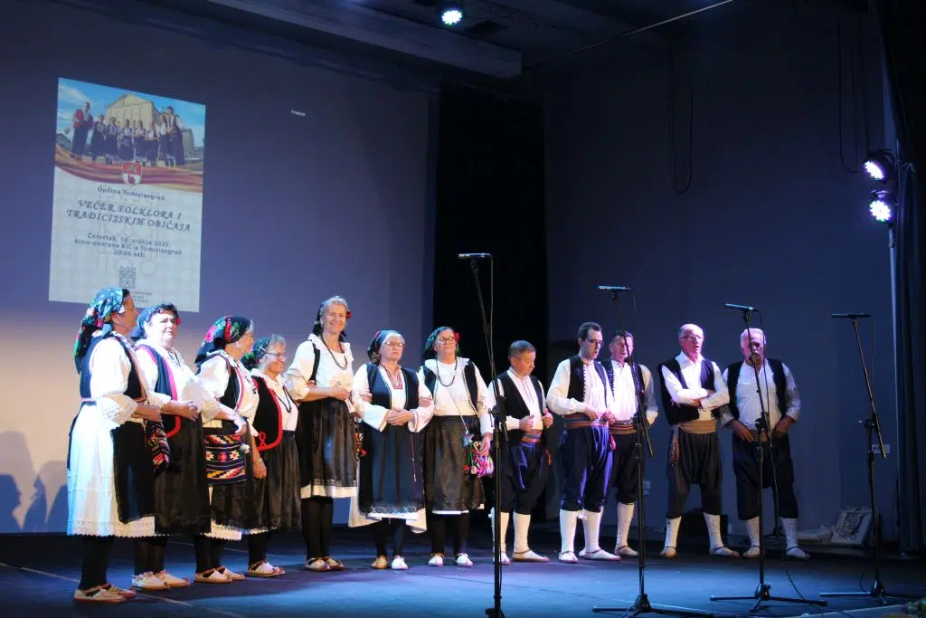 “Večer folklora i tradicijskih običaja” održana u Tomislavgradu (foto/video)