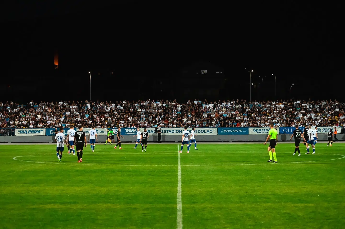 Hajduk slavio 1:0 u Posušju: Spektakl na rasprodanom Mokrom Docu