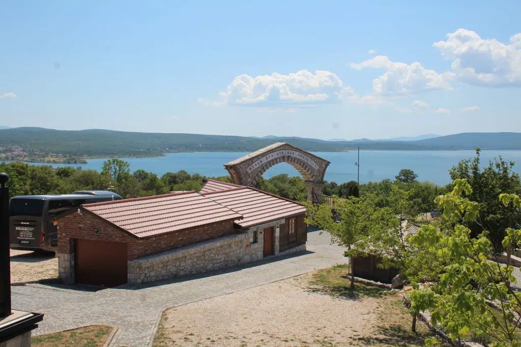 Život u Eco selu Grabovica i iznad njega (fotoreportaža)