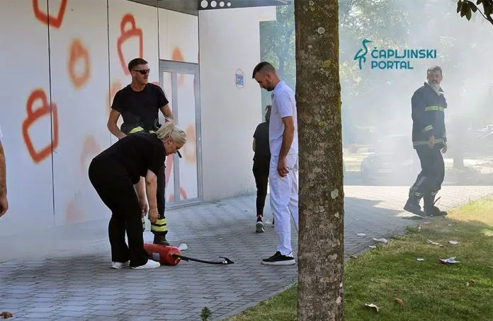 FOTO | Požar u garaži u Vukovarskoj ulici: Intervencija čapljinskih