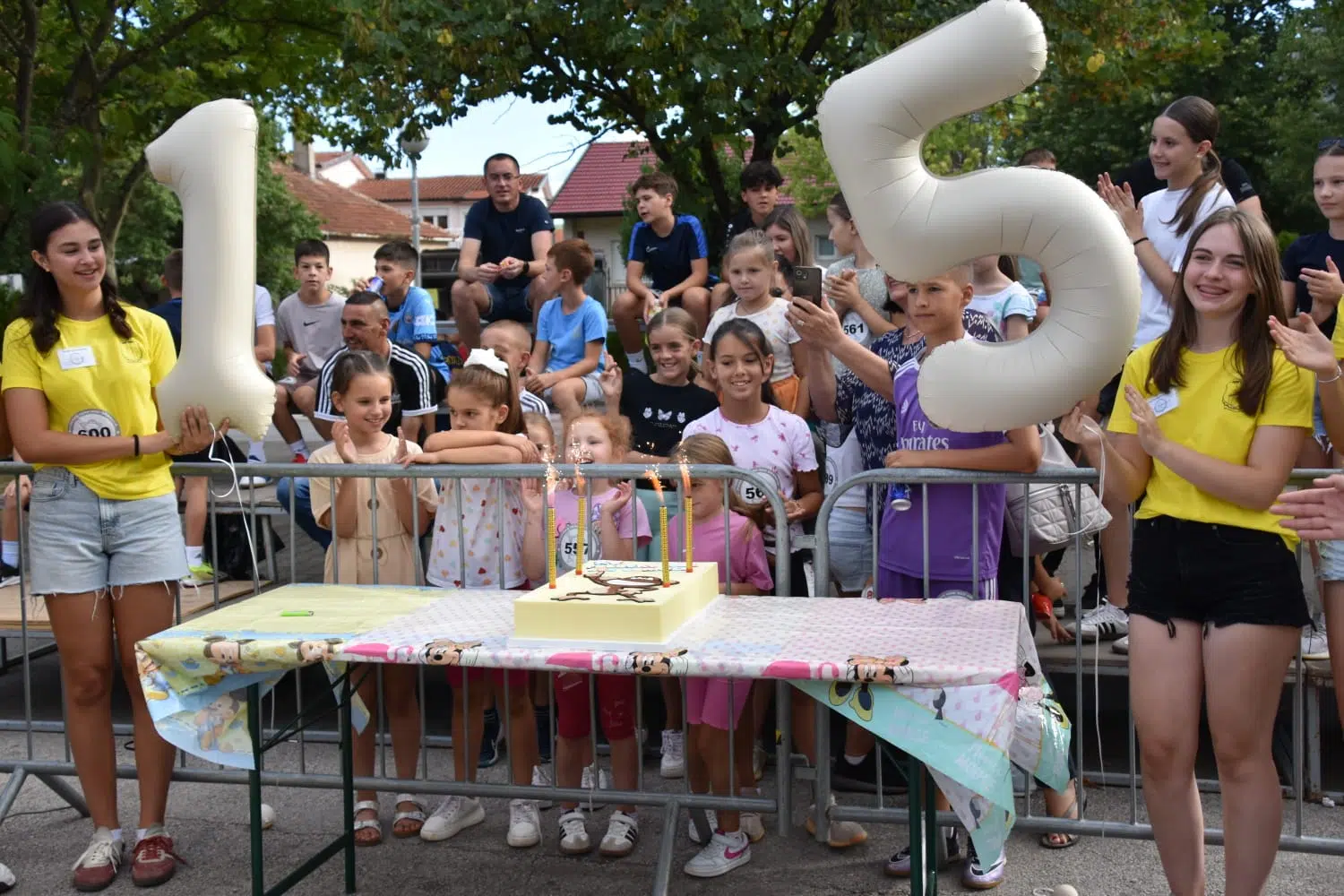 Jubilarne 15. Posuške igre bez granica: Više od 790 natjecatelja, dva dana zabave i sporta na Trgu hrvatskih branitelja