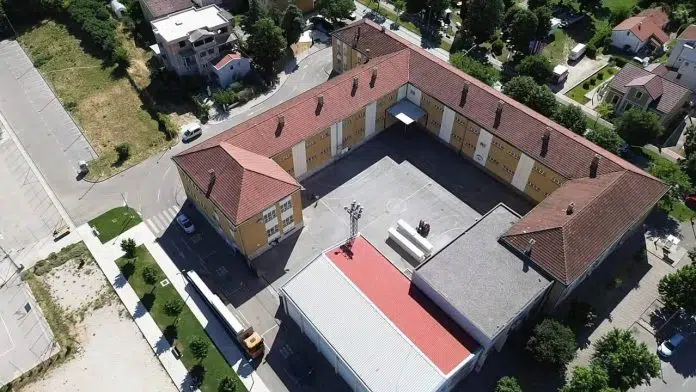 OŠ Marka Marulića: Počeli radovi na energetskoj obnovi školske sportske