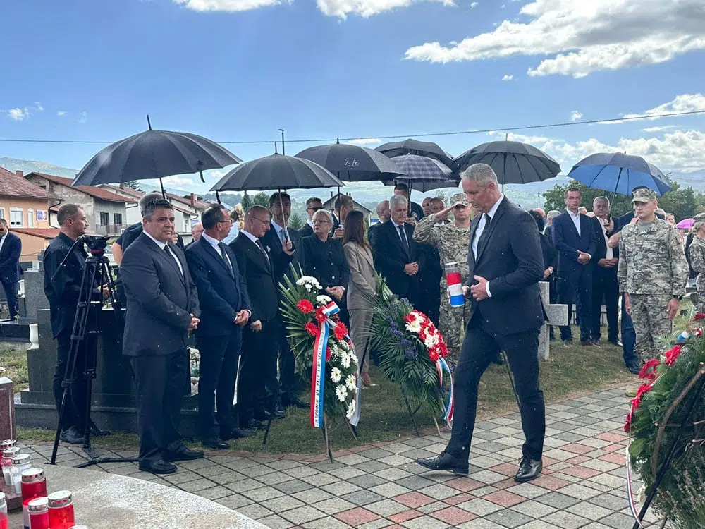 Čović i Grlić Radman na komemoraciji u Bugojnu: “Vrijeme je da institucije progovore”