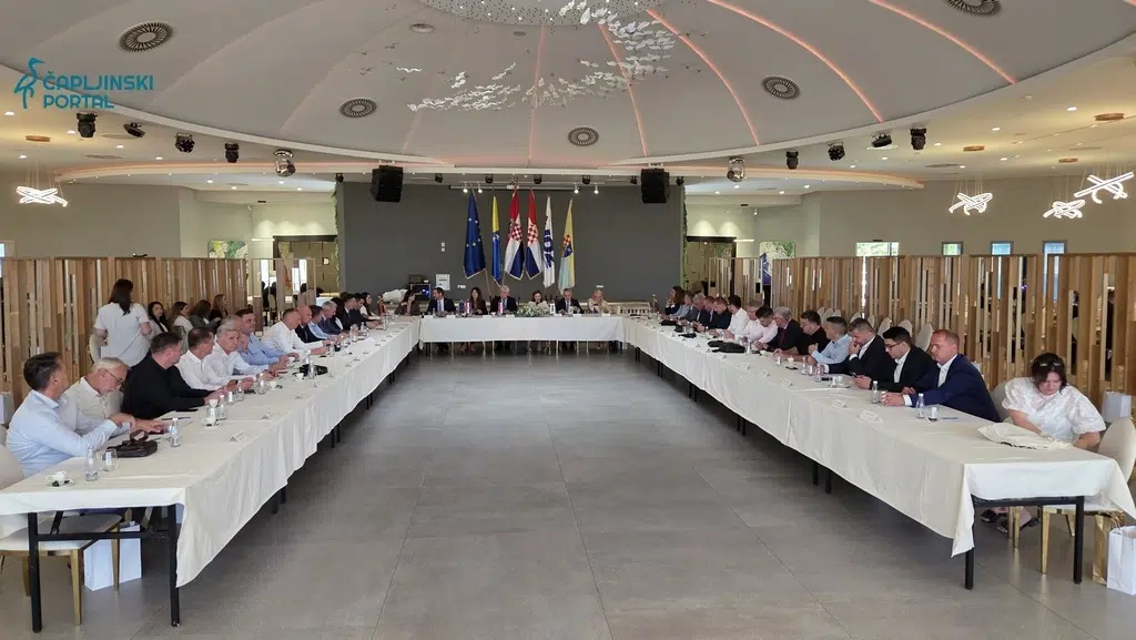 FOTO | U Čapljini održan sastanak koordinacije načelnika, gradonačelnika i županijskih vlada FBiH