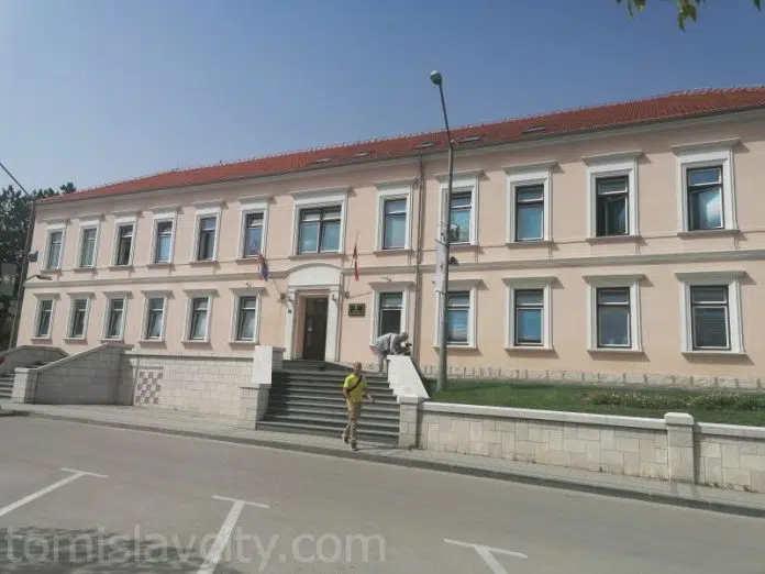 Javni poziv za davanje u zakup poljoprivrednog zemljišta u vlasništvu