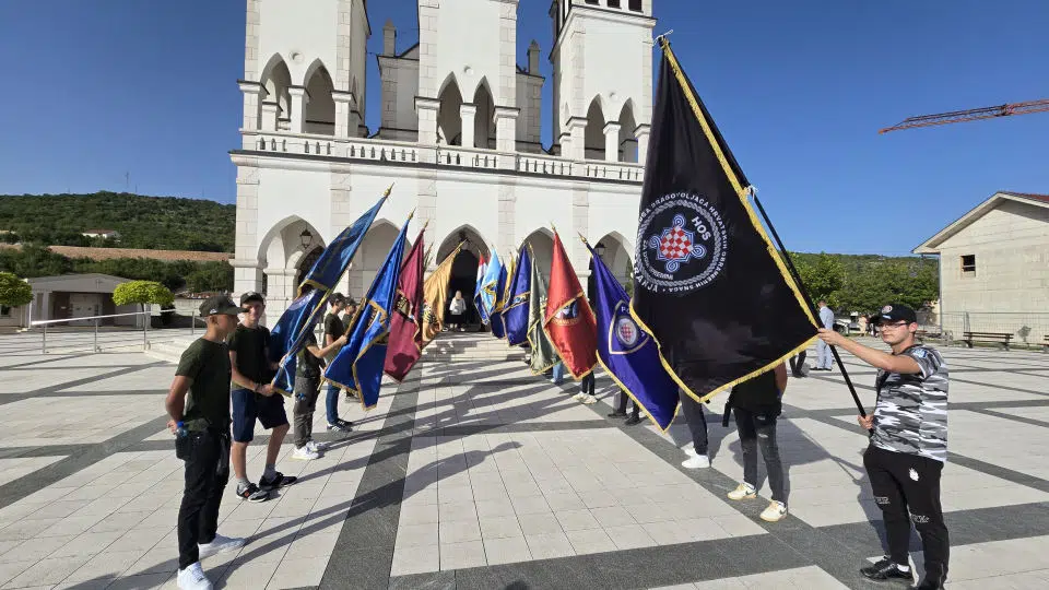 Grude svečano obilježile Dan branitelja i 32. obljetnicu Hrvatske Republike Herceg-Bosne