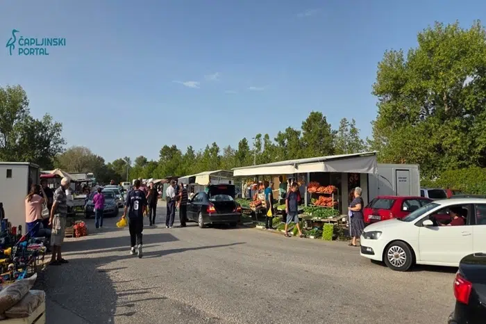 FOTO | Cijene na Veletržnici u Tasovčićima: Roga paprika 2 KM, patlidžan 1,20 KM, lubenica 0,70 KM, grožđe 2,20 KM